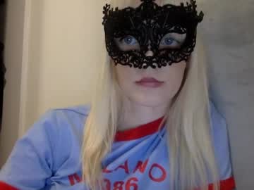 Lunadollxo Chaturbate stream image from April 16, 2026