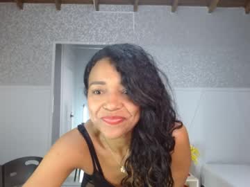Selene_Bubble Chaturbate stream image from April 16, 2026