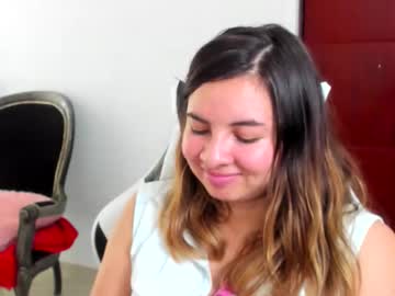 Laracat18 Chaturbate stream image from April 16, 2026