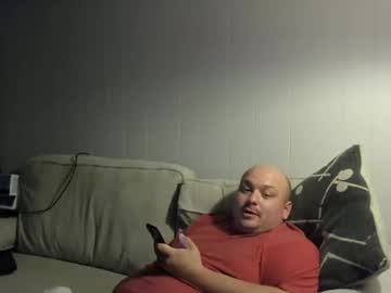 Hungyunginbull Chaturbate stream image from April 16, 2026