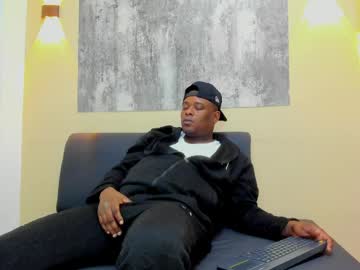 Martillo_R29 Chaturbate stream image from April 16, 2026