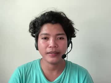 Yie1995 Chaturbate stream image from April 17, 2026