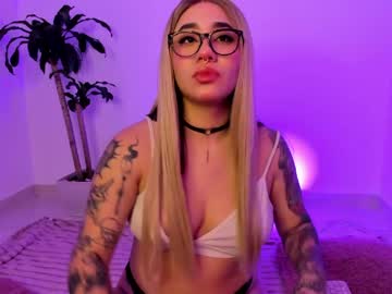 Pink_Quarz Chaturbate stream image from April 17, 2026
