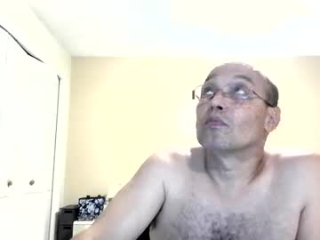 Latinoinfla Chaturbate stream image from April 17, 2026