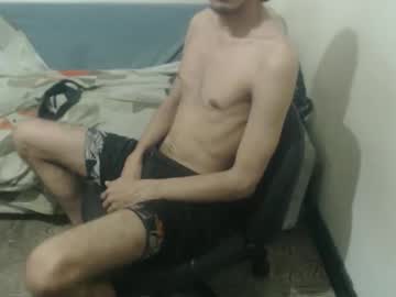 Snackontime19 Chaturbate stream image from April 17, 2026