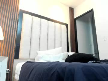 Molly_Thonsoon Chaturbate stream image from April 17, 2026