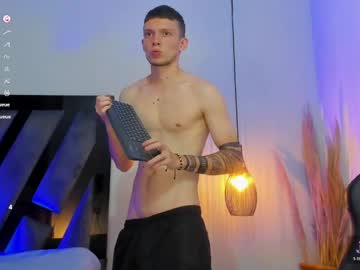 Smitgrey Chaturbate stream image from April 17, 2026