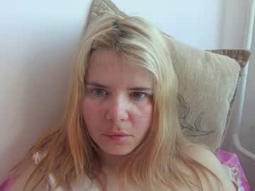 Elenaflirt Chaturbate stream image from April 17, 2026