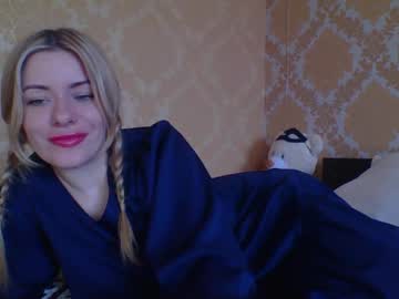 Softy_Aura Chaturbate stream image from April 17, 2026