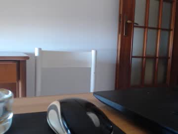 Comemivuoi2 Chaturbate stream image from April 17, 2026