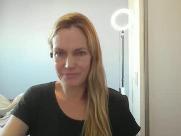 Crazyanny Chaturbate stream image from April 17, 2026