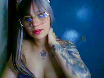 Miahotvibes Chaturbate stream image from April 17, 2026