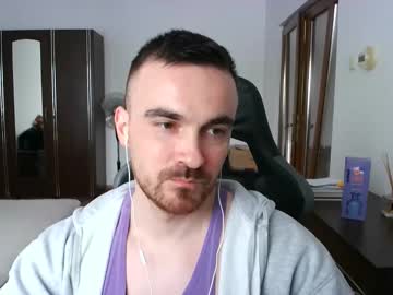Mu5clemania Chaturbate stream image from April 17, 2026