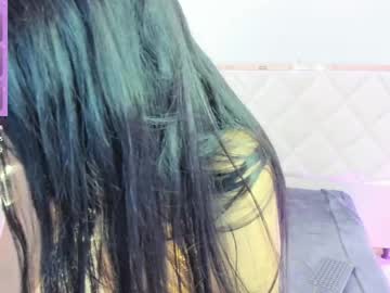 Rosalind_Tay Chaturbate stream image from April 17, 2026