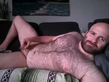 Hairiestbear Chaturbate stream image from April 17, 2026