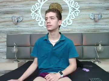 Maikol_Newman Chaturbate stream image from April 17, 2026