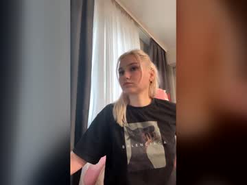 _Moon_Star Chaturbate stream image from April 17, 2026