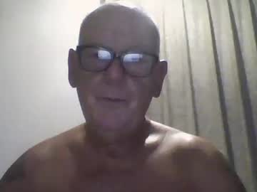 304705449t Chaturbate stream image from April 17, 2026