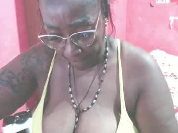 Loretybighot Chaturbate stream image from April 17, 2026