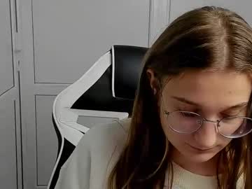 Queen_Amelie Chaturbate stream image from April 17, 2026