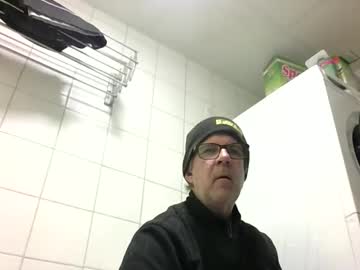 Baggelina75 Chaturbate stream image from April 17, 2026