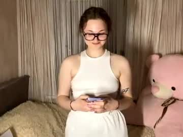 Mayolaankersen Chaturbate stream image from April 17, 2026