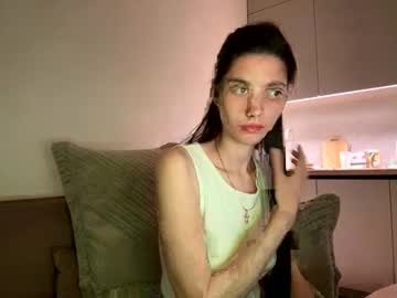 Meralynn Chaturbate stream image from April 17, 2026