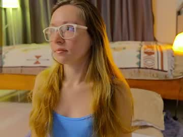 Ellcrys Chaturbate stream image from April 17, 2026