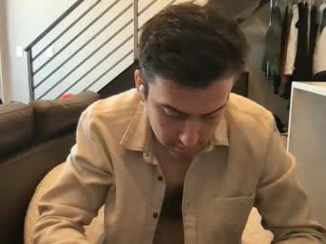 Longjohn102933 Chaturbate stream image from April 17, 2026