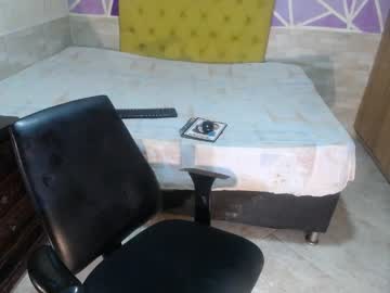 Hellen_Maya Chaturbate stream image from April 17, 2026