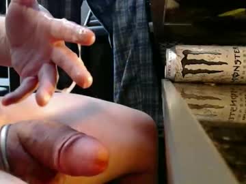 Messycumshooter8iinch Chaturbate stream image from April 17, 2026