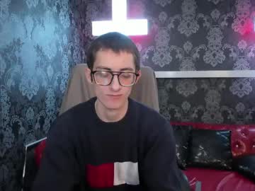 Ronbevs Chaturbate stream image from April 17, 2026