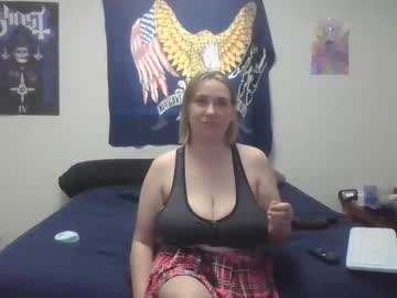 Squeakerkitty Chaturbate stream image from April 17, 2026