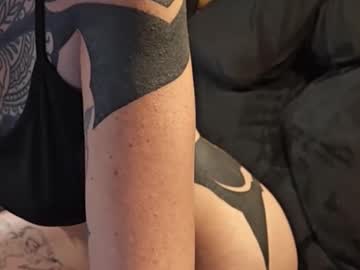 Velknotra Chaturbate stream image from April 17, 2026