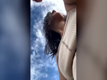 Dahiana2727 Chaturbate stream image from April 17, 2026