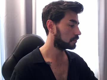 Magicloganx Chaturbate stream image from April 17, 2026