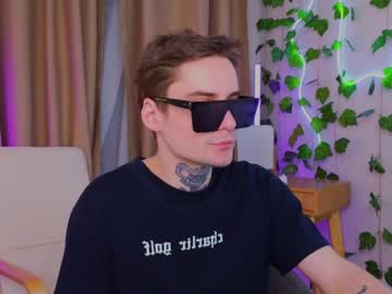 Crisp1n Chaturbate stream image from April 17, 2026