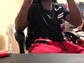 Glomightyj Chaturbate stream image from April 17, 2026