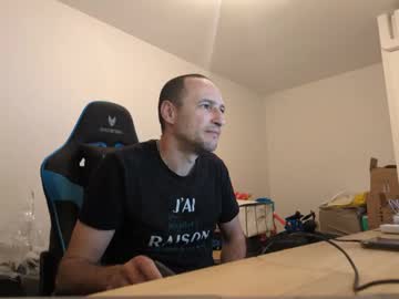 Stickolive1 Chaturbate stream image from April 17, 2026