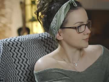 Tiffanyriox Chaturbate stream image from April 18, 2026