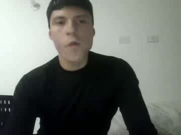 82tomas Chaturbate stream image from April 18, 2026