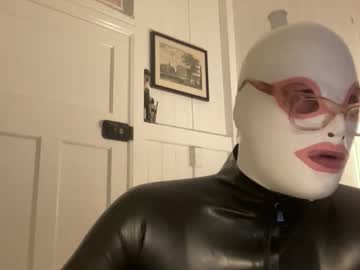Paramariborubber Chaturbate stream image from April 18, 2026
