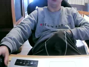 Cuteboy090 Chaturbate stream image from April 18, 2026