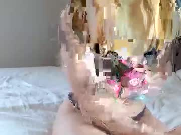Ladykhloenl Chaturbate stream image from April 18, 2026