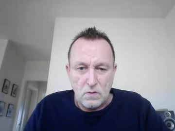 Loveluna111 Chaturbate stream image from April 18, 2026
