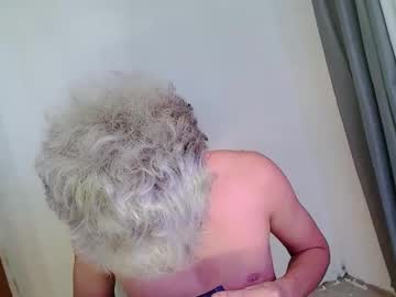 Jaysee_Hugecox Chaturbate stream image from April 18, 2026