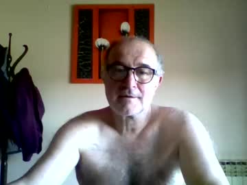 Shymmy10 Chaturbate stream image from April 18, 2026