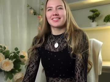 Roxanelan Chaturbate stream image from April 18, 2026