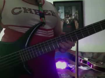 Krystalkush420 Chaturbate stream image from April 18, 2026