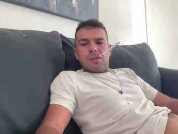 Mercedes190d Chaturbate stream image from April 18, 2026
